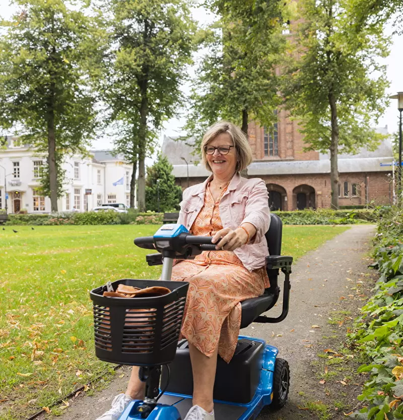 Scootmobiel in de stad